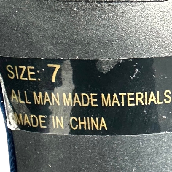 Qupid Heels 7 Blue Velvet w/ Pearl Accents - Picture 10 of 10